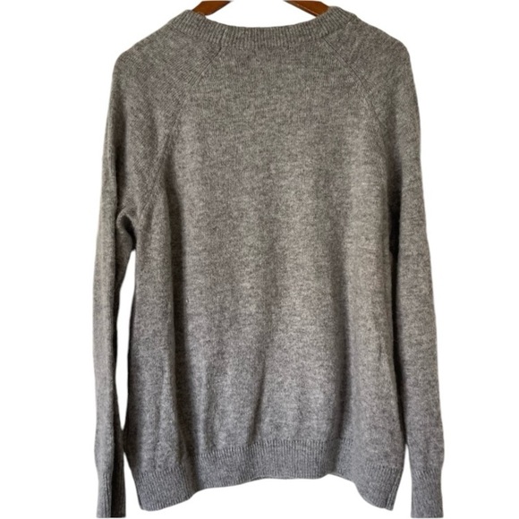 H&M Women’s Sequin Perfume Bottle Gray Crewneck Sweater Alpaca Blend Soft Sz M - Picture 4 of 12